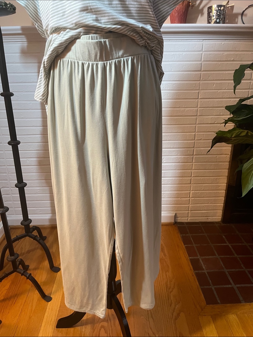 Koolaburra by Ugg Striped Short Sleeve Top and Cream Wide Leg Pants Set - Picture 3 of 11